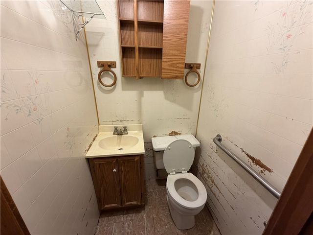 2618 Perrysville Ave, Perry Hilltop, PA 15214