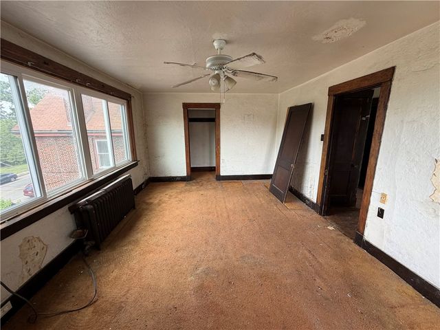 2618 Perrysville Ave, Perry Hilltop, PA 15214