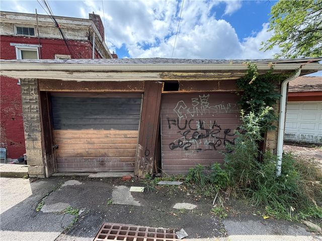 2618 Perrysville Ave, Perry Hilltop, PA 15214