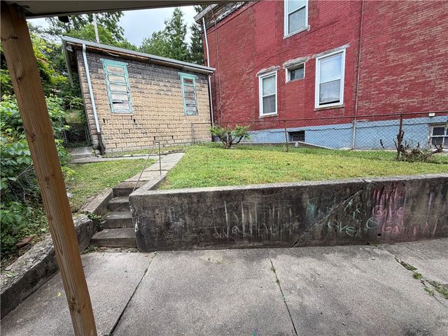 2618 Perrysville Ave, Perry Hilltop, PA 15214