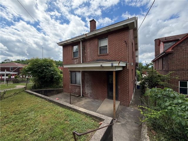 2618 Perrysville Ave, Perry Hilltop, PA 15214