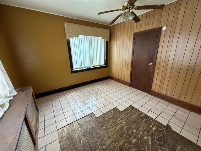 2618 Perrysville Ave, Perry Hilltop, PA 15214