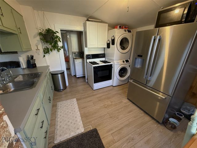 212 W Chinook Street, Livingston, MT 59047