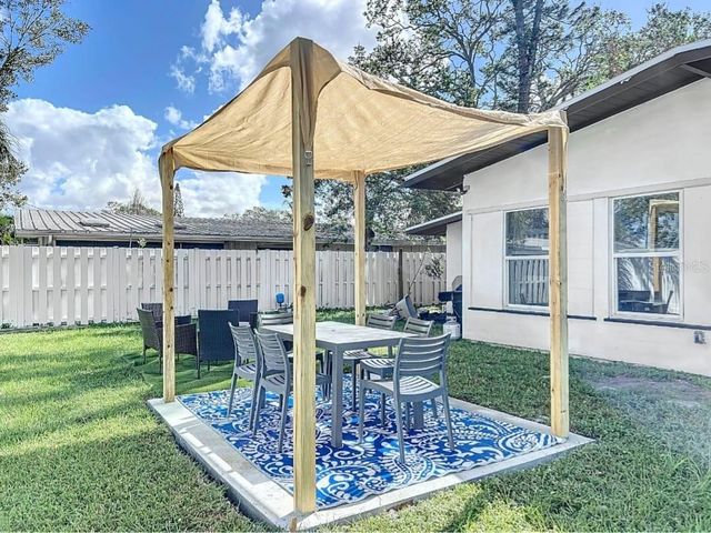 2893 WOOD STREET, Sarasota, FL 34237