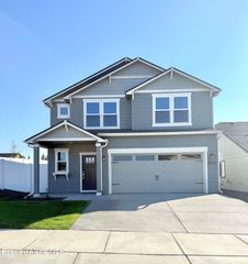 13391 N LOVELAND WAY, Hayden, ID 83835