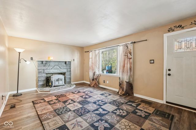 2855 W 76th Street, Indianapolis, IN 46268