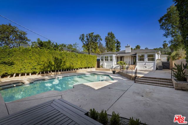 12153 MAXWELLTON Road, Studio City (los Angeles), CA 91604