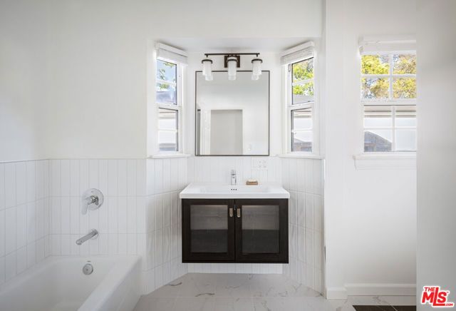 12153 MAXWELLTON Road, Studio City (los Angeles), CA 91604