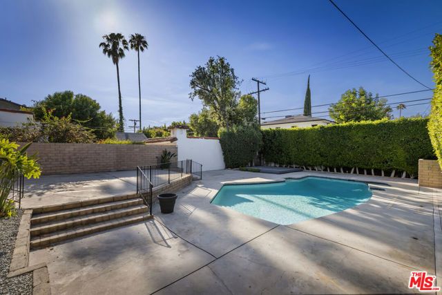 12153 MAXWELLTON Road, Studio City (los Angeles), CA 91604