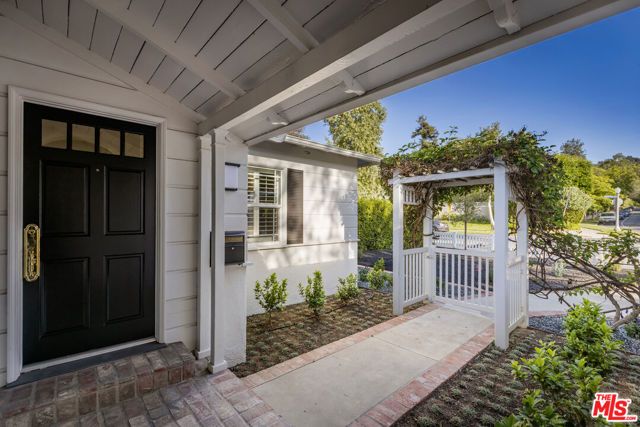 12153 MAXWELLTON Road, Studio City (los Angeles), CA 91604
