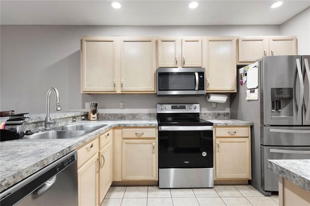 12351 FOXMOOR PEAK DRIVE, Riverview, FL 33579