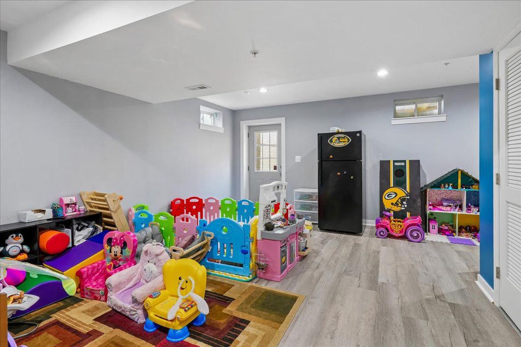 Image 16 of property listing at 22244 SCOTT CIR, Lexington Park, MD 20653