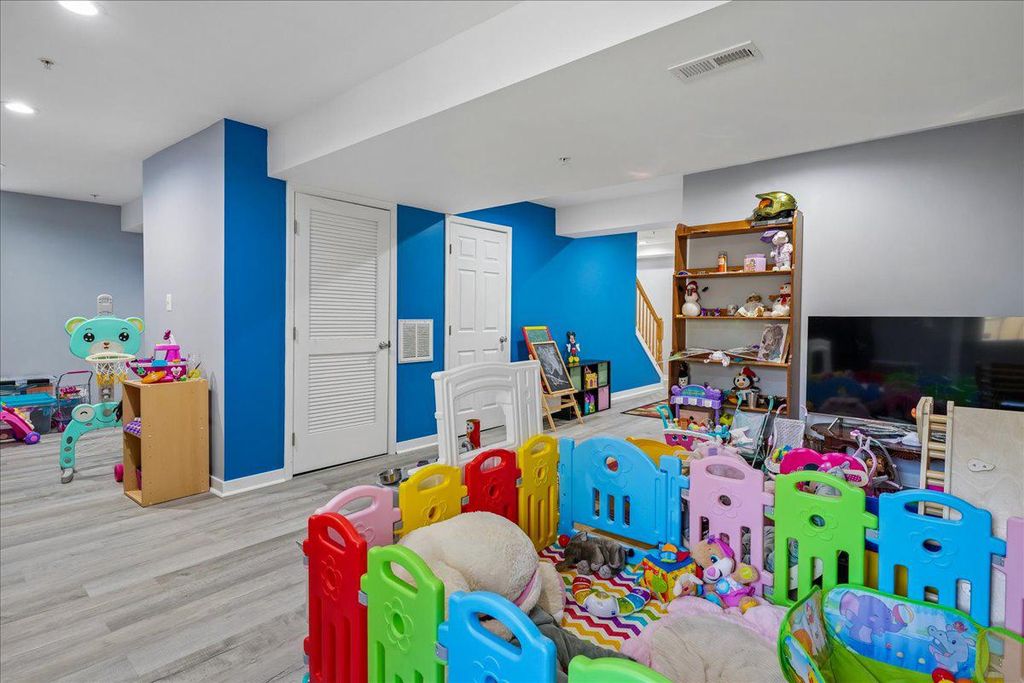 Image 17 of property listing at 22244 SCOTT CIR, Lexington Park, MD 20653