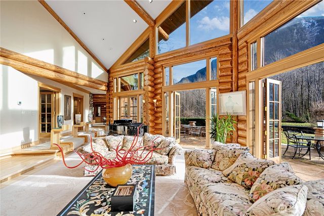 8100 428th Avenue SE, Snoqualmie, WA 98065