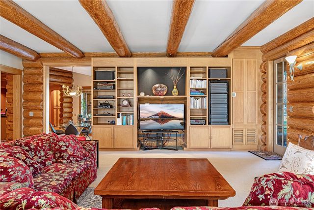 8100 428th Avenue SE, Snoqualmie, WA 98065