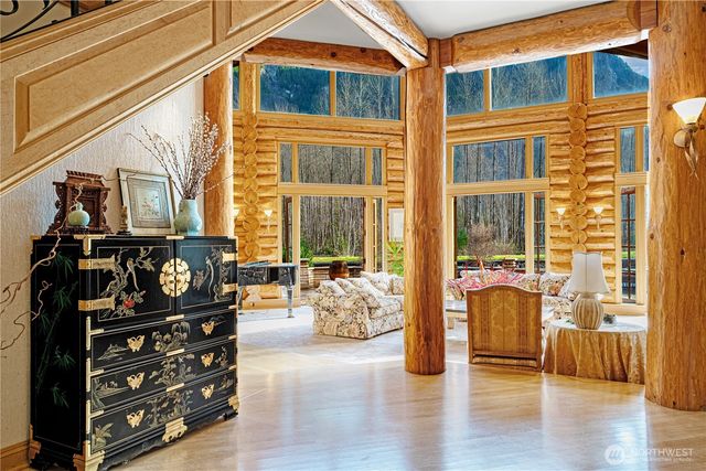 8100 428th Avenue SE, Snoqualmie, WA 98065