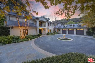 7171 Chelan Way, Los Angeles, CA 90068