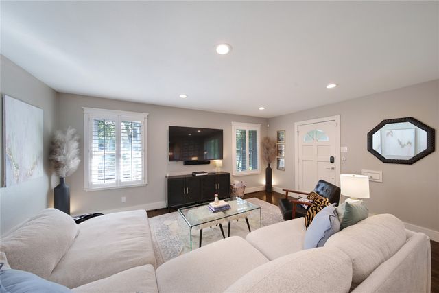 8180 Hunnicut Road, Dallas, TX 75228