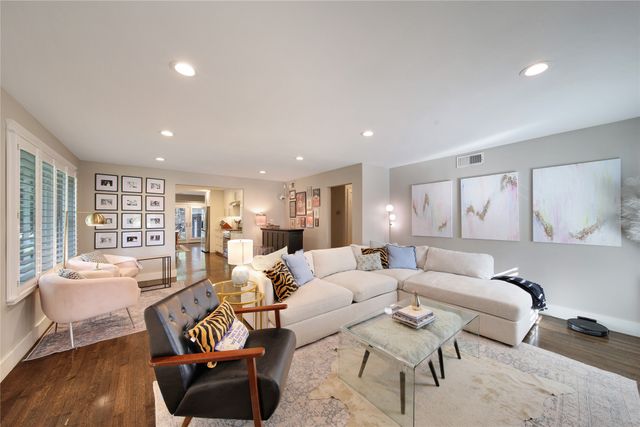 8180 Hunnicut Road, Dallas, TX 75228