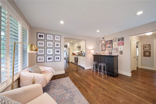 8180 Hunnicut Road, Dallas, TX 75228