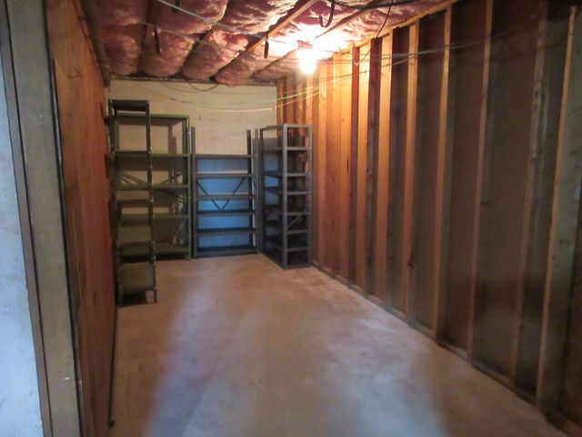 6 Bristol St, Lowell, MA 01852