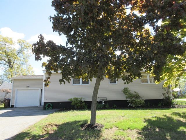 6 Bristol St, Lowell, MA 01852