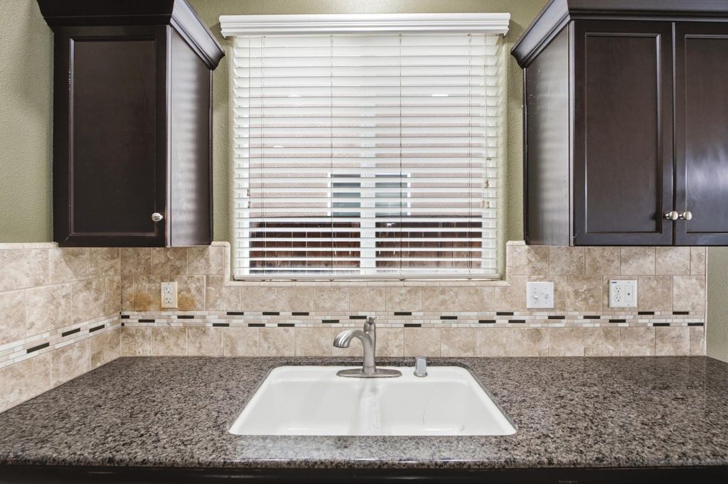 Image 12 of property listing at 7137 N Fusion Drive, Fresno, CA 93711