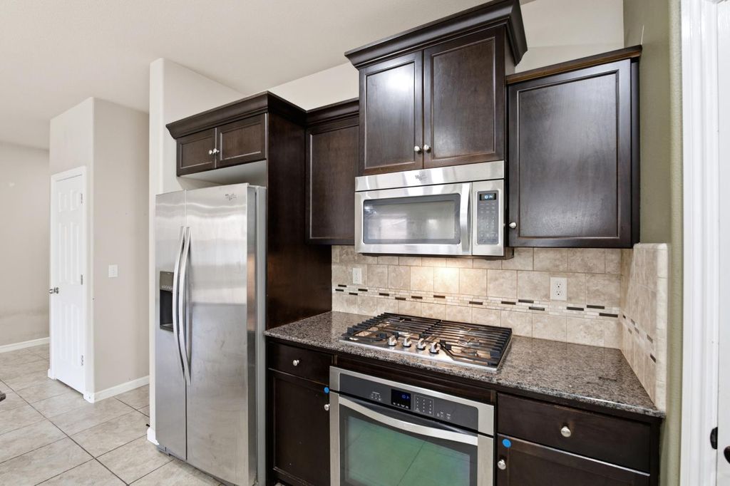 Image 13 of property listing at 7137 N Fusion Drive, Fresno, CA 93711