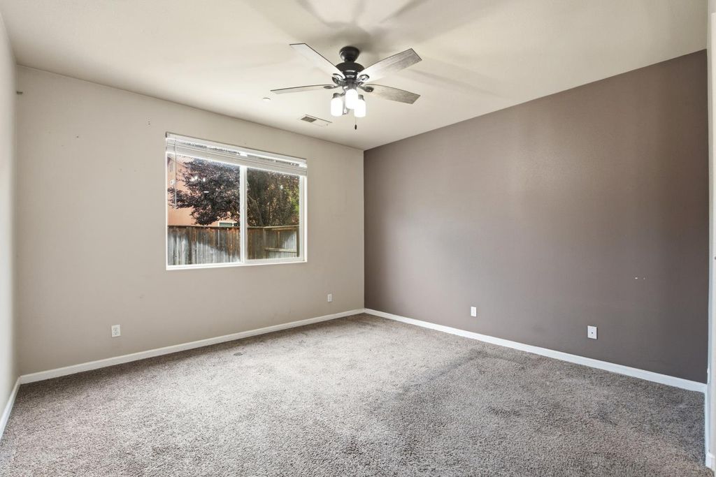Image 16 of property listing at 7137 N Fusion Drive, Fresno, CA 93711