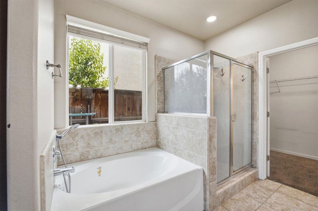 Image 19 of property listing at 7137 N Fusion Drive, Fresno, CA 93711
