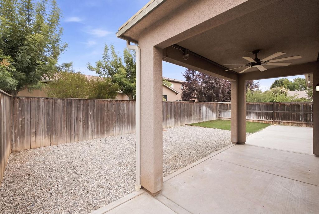 Image 36 of property listing at 7137 N Fusion Drive, Fresno, CA 93711