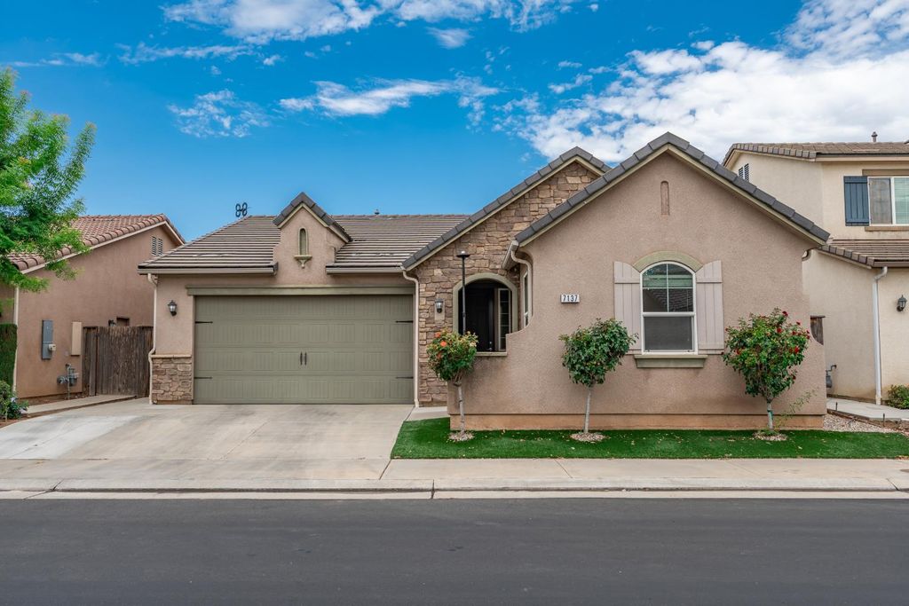 Image 40 of property listing at 7137 N Fusion Drive, Fresno, CA 93711