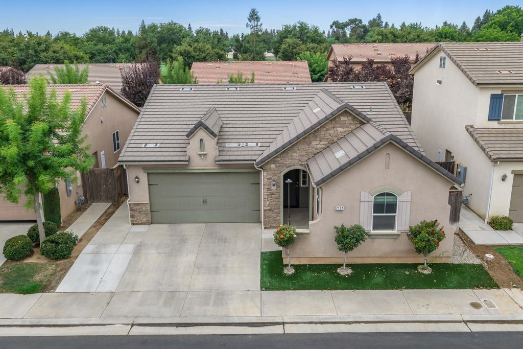 Image 41 of property listing at 7137 N Fusion Drive, Fresno, CA 93711
