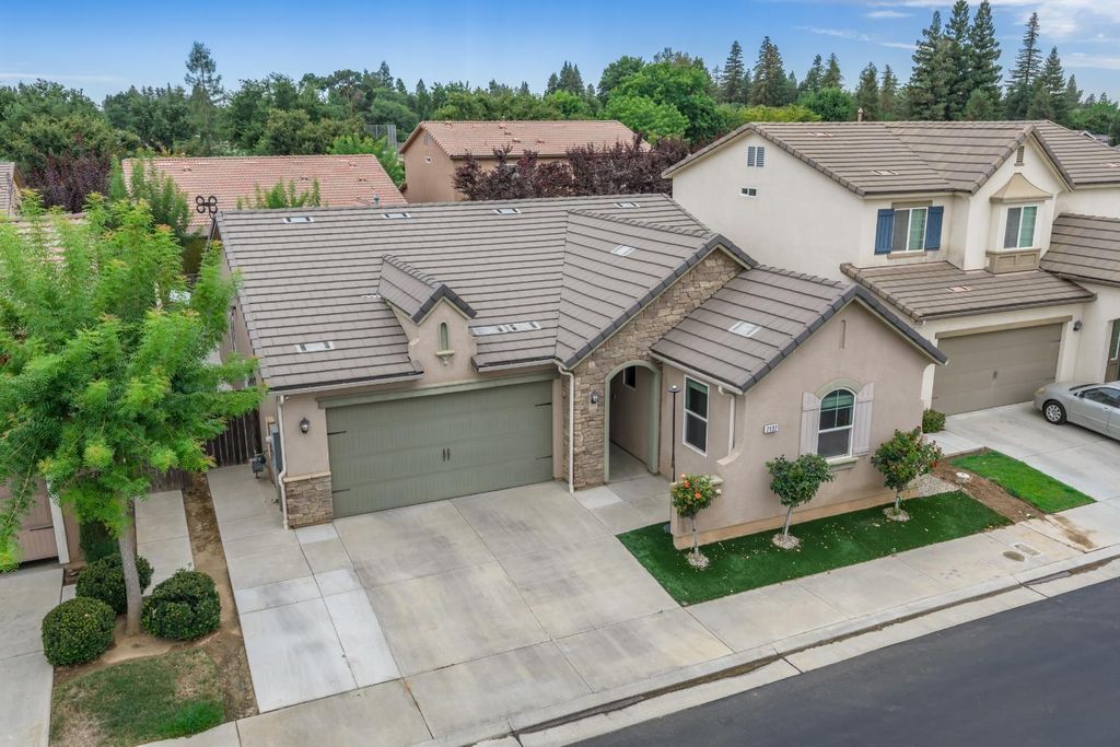Image 43 of property listing at 7137 N Fusion Drive, Fresno, CA 93711
