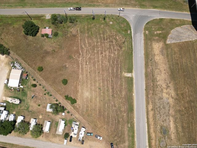 8075 loop 1604, Elmendorf, TX 78112