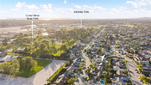 832 Presidio, Costa Mesa, CA 92626