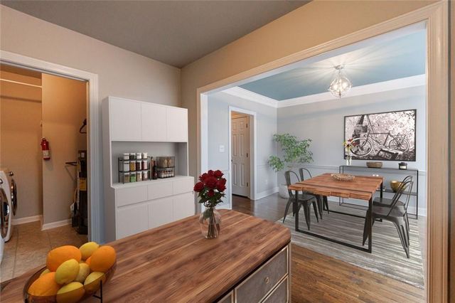 125 Mt Vernon Circle, Atlanta, GA 30338