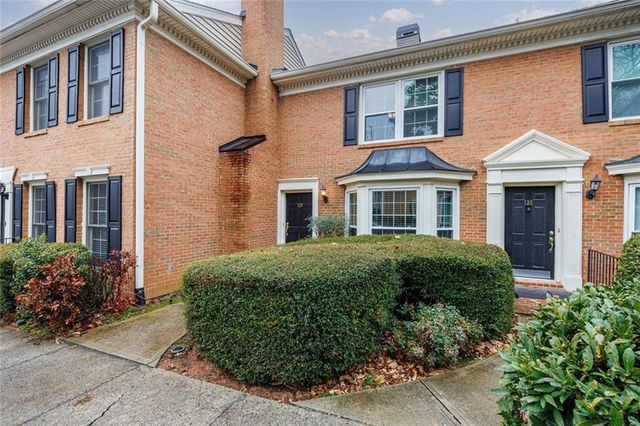 125 Mt Vernon Circle, Atlanta, GA 30338