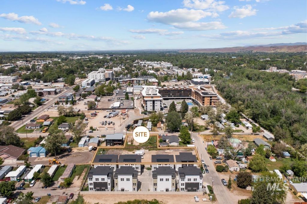 3981 N Reed St, Garden City, ID 83714 photo 2