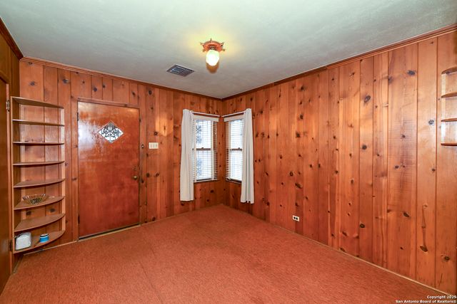 2106 STEVES AVE, San Antonio, TX 78210