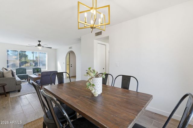 709 N LINDEN Circle, Mesa, AZ 85203