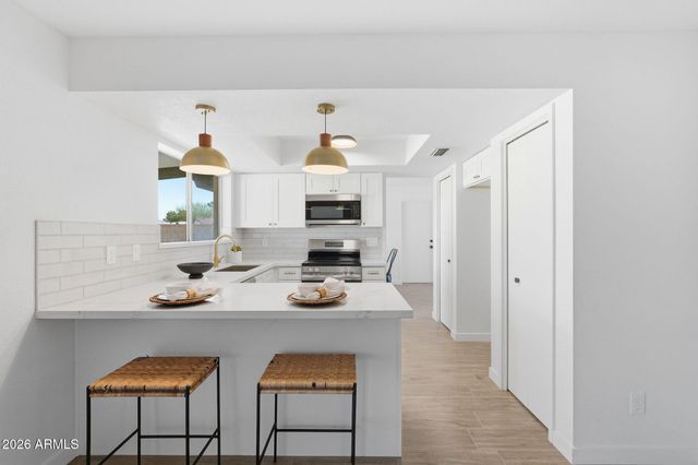 709 N LINDEN Circle, Mesa, AZ 85203