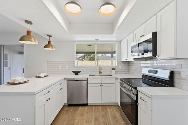 709 N LINDEN Circle, Mesa, AZ 85203