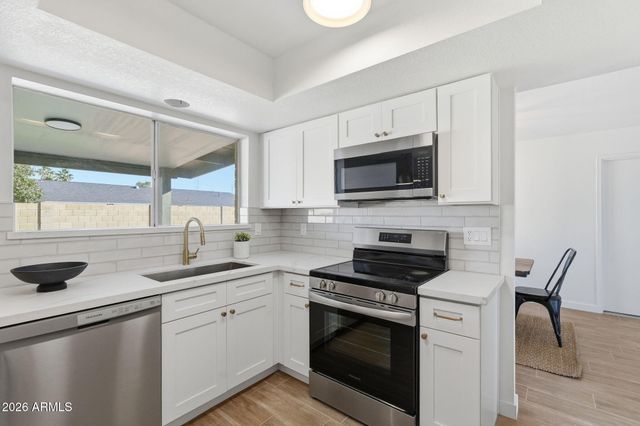 709 N LINDEN Circle, Mesa, AZ 85203