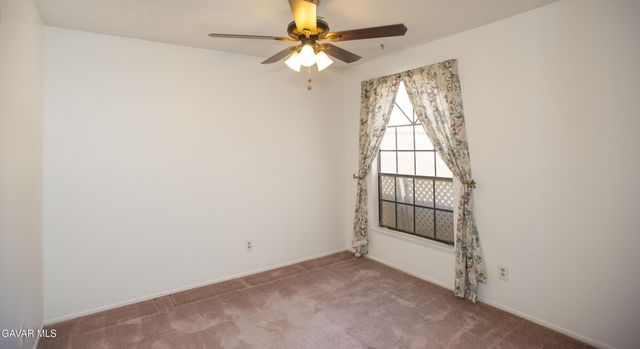 1146 E Avenue J12, Lancaster, CA 93535