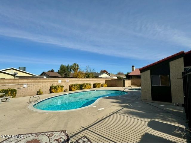 1146 E Avenue J12, Lancaster, CA 93535