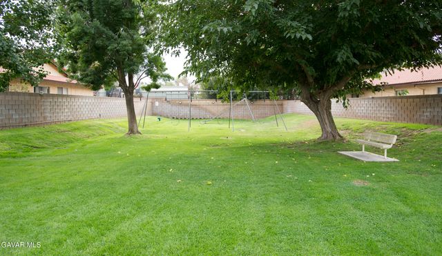 1146 E Avenue J12, Lancaster, CA 93535