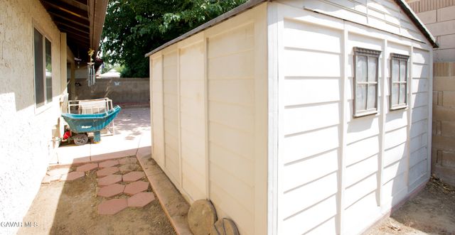 1146 E Avenue J12, Lancaster, CA 93535