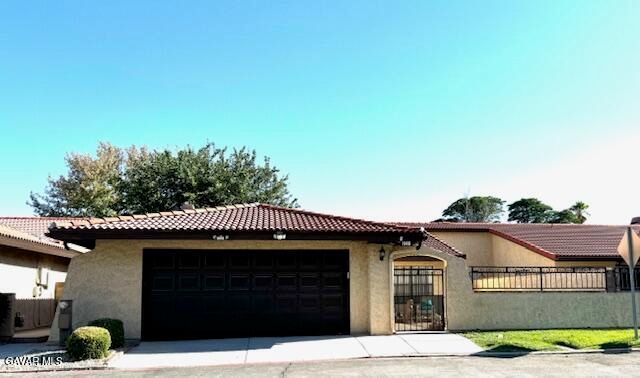 1146 E Avenue J12, Lancaster, CA 93535