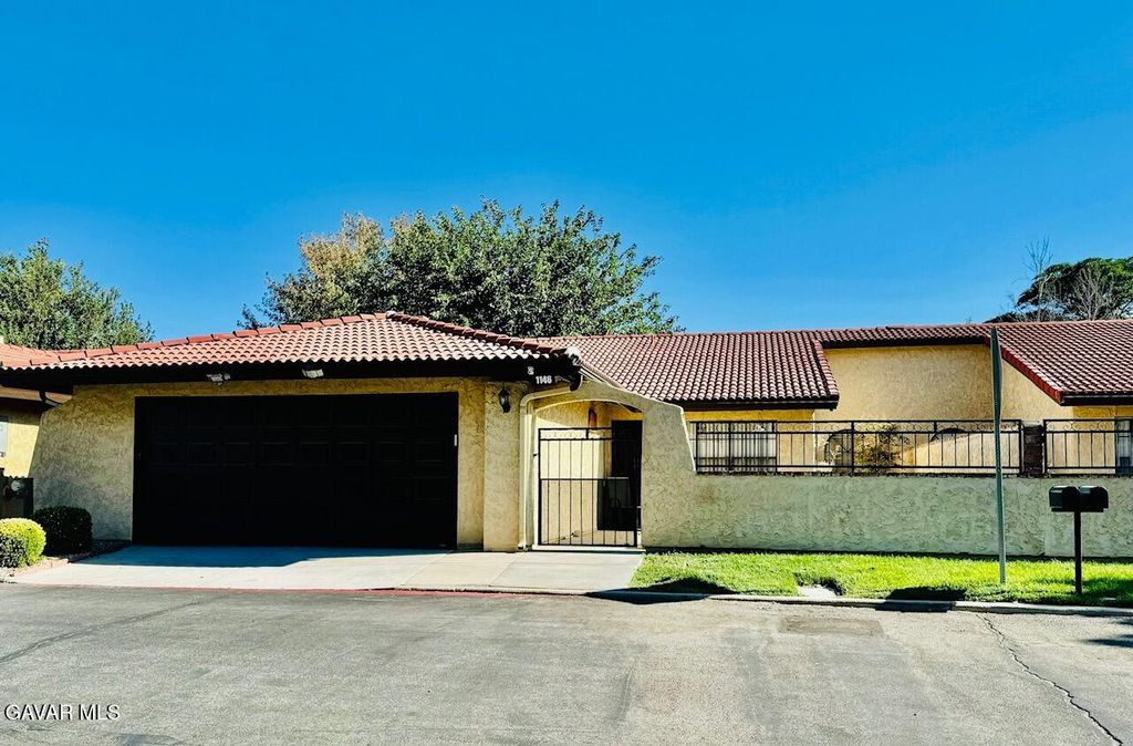 1146 E Avenue J12, Lancaster, CA 93535